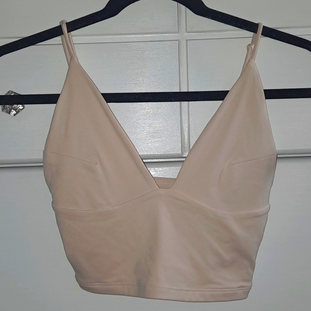 Low cut crop top